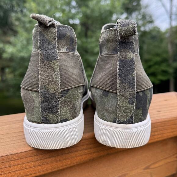 Steve Madden size 9 Shane Suede Leather Camo Wedge Sneakers Booties - Picture 6 of 11